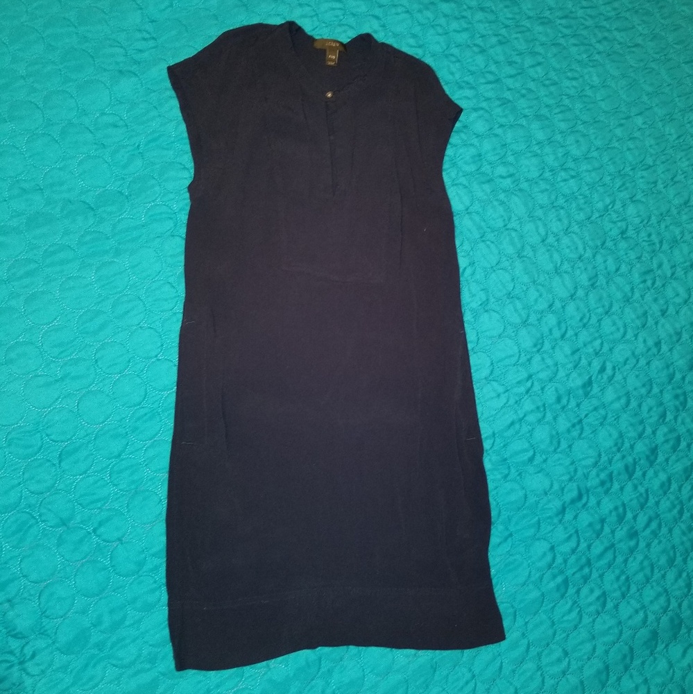 Awesome little black dress with pockets